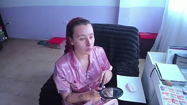 bonnie moon  online show from October 2025 05:01:01 PM