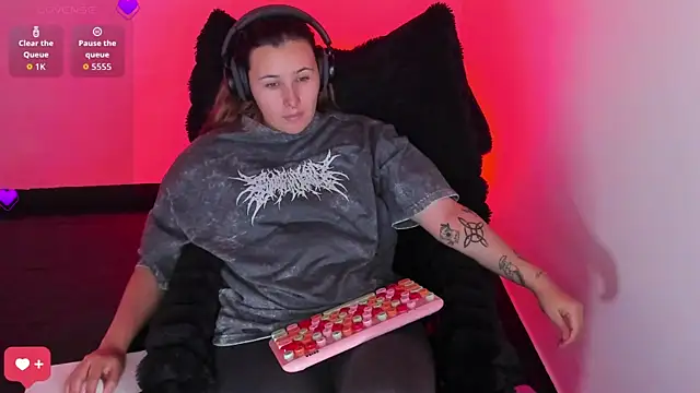 bonnie moon  online show from February 2026 07:29:01 PM