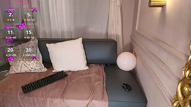 Paiige peach online show from January 2026 07:59:02 PM