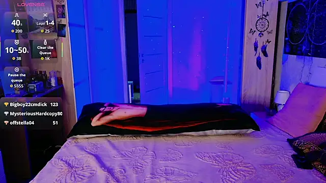 Evva Ross online show from November 2025 05:47:01 PM