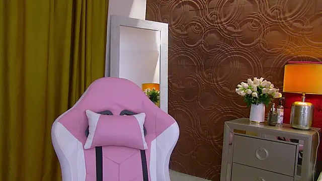 IrisMonn online show from December 2024 11:39:02 AM