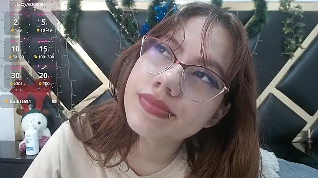 crystalhoneyy1 online show from December 2024 02:44:01 PM