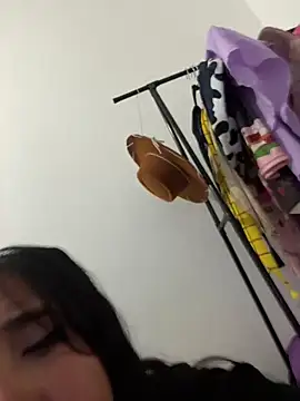 melyescobar online show from December 2024 01:47:01 PM