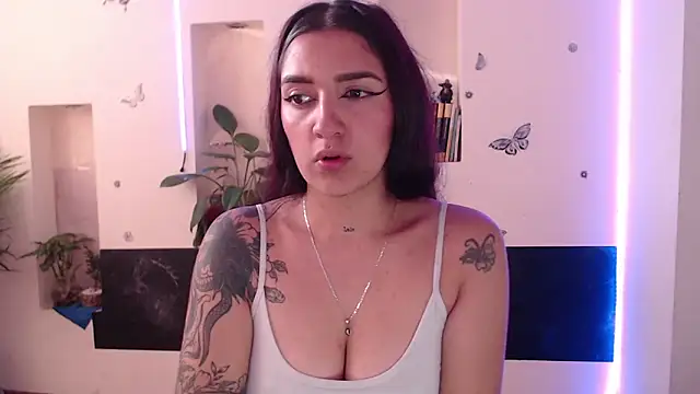 Snapshot of Lia-mitch chatting on December 2024 09:41:02 PM Lia-mitch online show from December 2024 09:41:02 PM