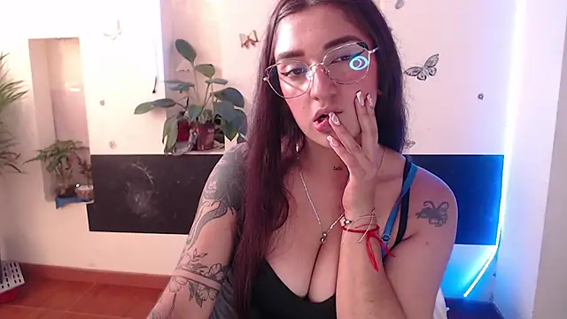 Snapshot of Lia-mitch chatting on January 2025 09:51:01 PM Lia-mitch online show from January 2025 09:51:01 PM