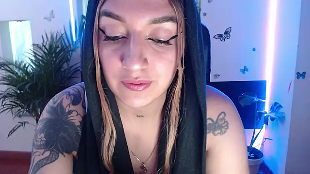 Snapshot of Lia-mitch chatting on September 2025 06:19:01 PM Lia-mitch online show from September 2025 06:19:01 PM