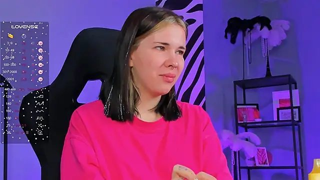 AliceSunday online show from October 2025 05:24:01 AM