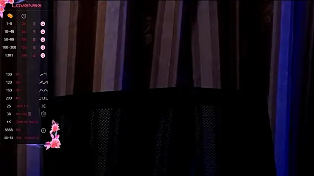 Snapshot of Laura_Bess chatting on December 2025 08:29:01 PM Laura Bess online show from December 2025 08:29:01 PM