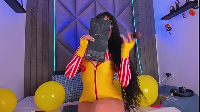 BriaConner  online show from October 2025 02:45:02 AM