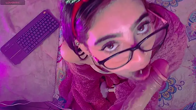 Snapshot of Arii_vega_ chatting on December 2024 08:20:01 AM Arii vega  online show from December 2024 08:20:01 AM