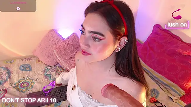 Snapshot of Arii_vega_ chatting on December 2024 12:31:01 AM Arii vega  online show from December 2024 12:31:01 AM