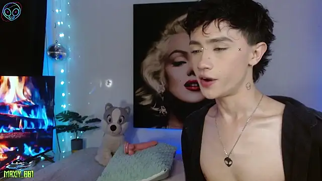 Snapshot of maxiy_001 chatting on January 2026 06:37:02 AM maxiy 001 online show from January 2026 06:37:02 AM