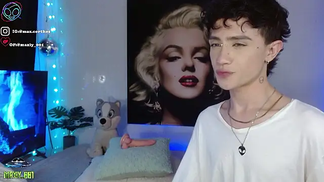 Snapshot of maxiy_001 chatting on January 2026 08:18:01 AM maxiy 001 online show from January 2026 08:18:01 AM