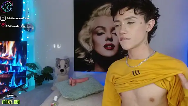 Snapshot of maxiy_001 chatting on February 2026 03:12:02 AM maxiy 001 online show from February 2026 03:12:02 AM