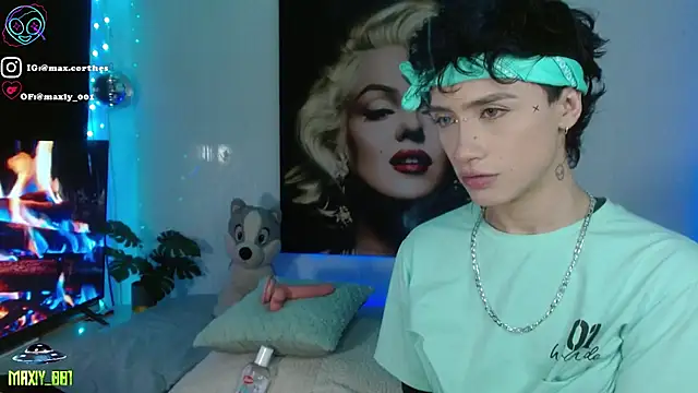 Snapshot of maxiy_001 chatting on February 2026 03:32:02 AM maxiy 001 online show from February 2026 03:32:02 AM