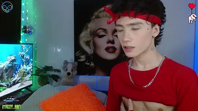 maxiy 001 online show from May 2026 11:17:02 PM