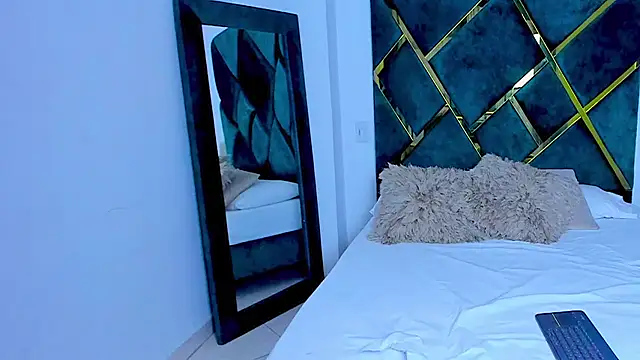 Criss Ariana online show from March 2025 05:50:02 PM