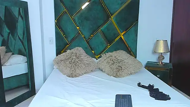 Criss Ariana online show from March 2025 11:53:01 AM