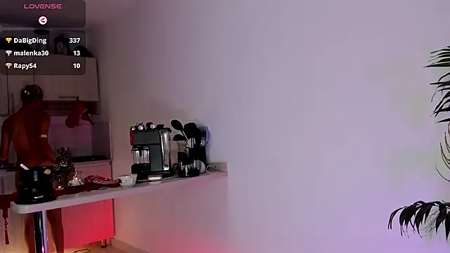 wendymoah online show from December 2024 11:00:01 PM