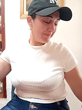 skayhot  online show from February 2025 04:16:01 PM