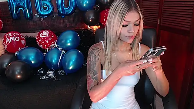 Snapshot of Celeste_sanz chatting on February 2025 05:07:02 PM Celeste sanz online show from February 2025 05:07:02 PM