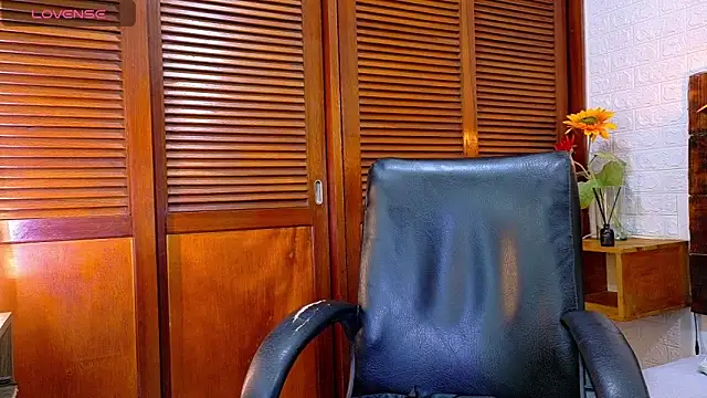 Snapshot of Celeste_sanz chatting on October 2025 10:54:02 AM Celeste sanz online show from October 2025 10:54:02 AM