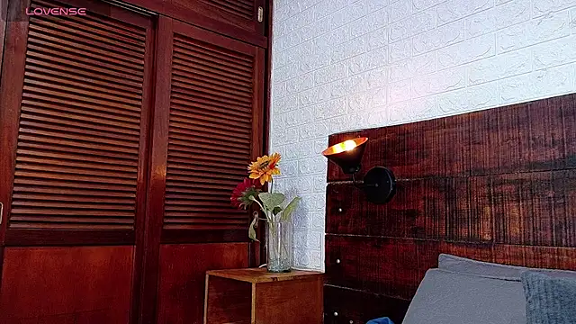 Snapshot of Celeste_sanz chatting on November 2025 10:59:02 AM Celeste sanz online show from November 2025 10:59:02 AM