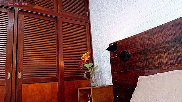 Snapshot of Celeste_sanz chatting on November 2025 10:59:01 AM Celeste sanz online show from November 2025 10:59:01 AM