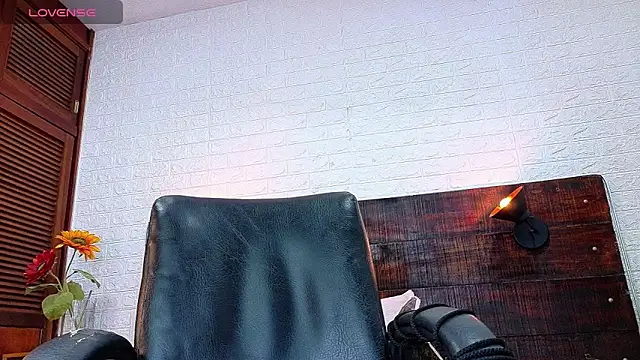 Snapshot of Celeste_sanz chatting on November 2025 10:48:02 AM Celeste sanz online show from November 2025 10:48:02 AM