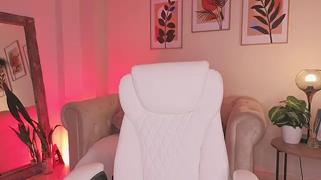 DahianaWalcott online show from April 2026 09:39:33 PM