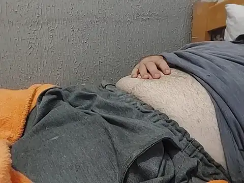 mfreitas005 online show from November 2025 12:00:02 AM