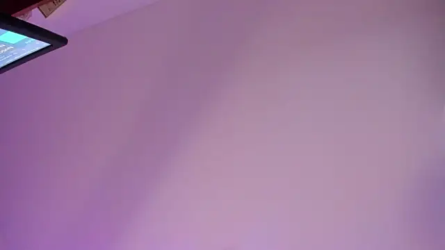 emiily15   online show from December 2025 06:34:01 PM