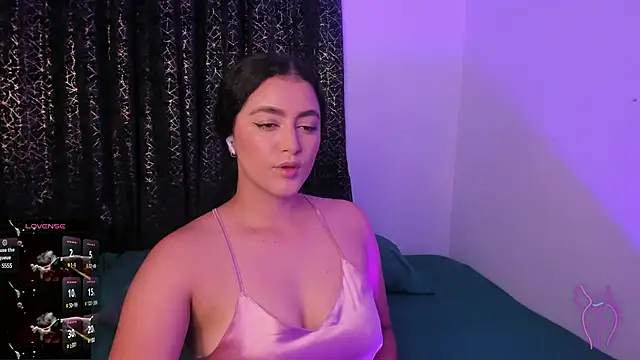 Snapshot of Adhara-zanne chatting on February 2025 02:29:02 AM Adhara-zanne online show from February 2025 02:29:02 AM