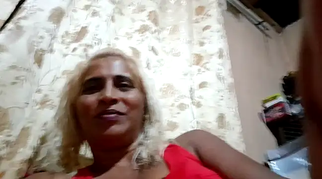 Snapshot of Goodgirlsue_77 chatting on March 2025 06:44:01 PM Goodgirlsue 77 online show from March 2025 06:44:01 PM