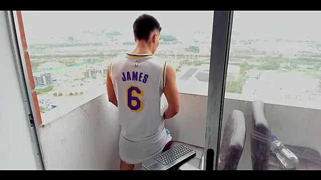 Snapshot of Dominiofit chatting on February 2025 02:32:02 PM Dominiofit online show from February 2025 02:32:02 PM