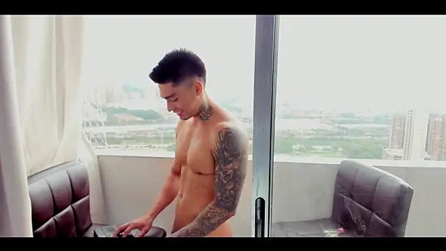 Snapshot of Dominiofit chatting on February 2025 02:44:02 PM Dominiofit online show from February 2025 02:44:02 PM