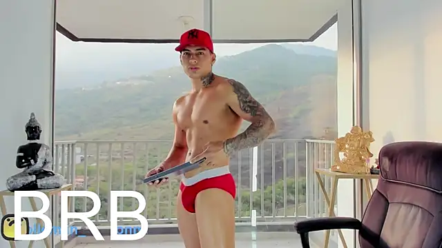 Snapshot of Dominiofit chatting on February 2025 06:59:01 PM Dominiofit online show from February 2025 06:59:01 PM