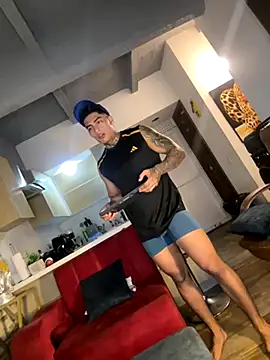 Snapshot of Dominiofit chatting on October 2025 02:11:02 AM Dominiofit online show from October 2025 02:11:02 AM