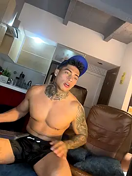 Snapshot of Dominiofit chatting on October 2025 12:40:02 AM Dominiofit online show from October 2025 12:40:02 AM