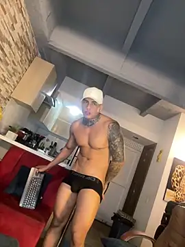 Snapshot of Dominiofit chatting on October 2025 12:45:01 AM Dominiofit online show from October 2025 12:45:01 AM