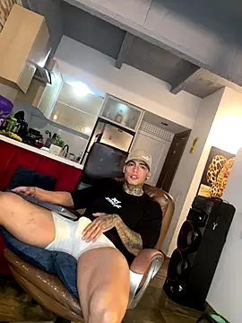 Snapshot of Dominiofit chatting on November 2025 02:02:02 AM Dominiofit online show from November 2025 02:02:02 AM