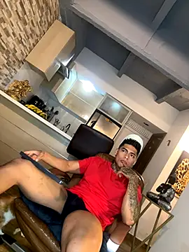 Snapshot of Dominiofit chatting on November 2025 12:09:02 AM Dominiofit online show from November 2025 12:09:02 AM