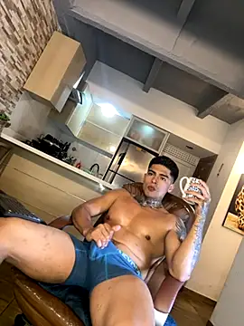 Snapshot of Dominiofit chatting on November 2025 02:50:02 AM Dominiofit online show from November 2025 02:50:02 AM