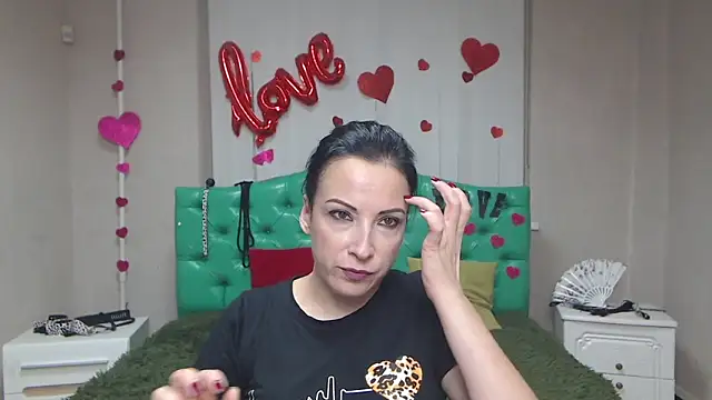 Snapshot of ElizabethSho chatting on September 2025 05:12:02 PM ElizabethSho online show from September 2025 05:12:02 PM