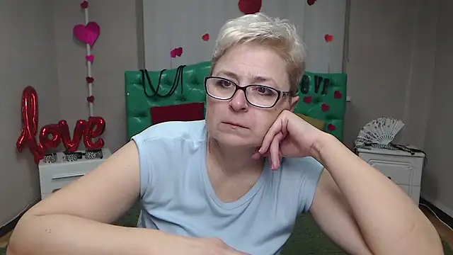 EmiliaGree online show from November 2025 06:08:01 PM