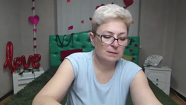 EmiliaGree online show from November 2025 06:09:02 PM