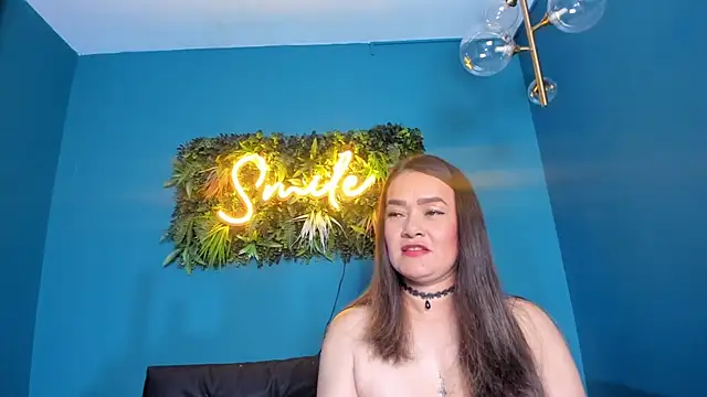 celestelewis online show from November 2025 07:39:02 PM