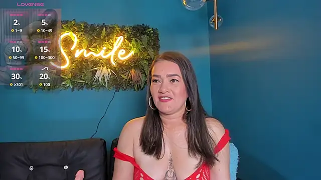 celestelewis online show from December 2025 07:42:02 PM