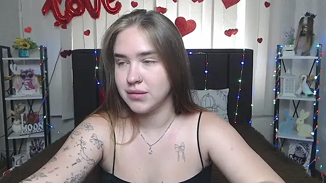 Snapshot of LauraHlot chatting on July 2026 08:22:01 AM LauraHlot online show from July 2026 08:22:01 AM