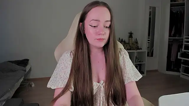 WalkingGirl online show from March 2026 04:23:01 PM